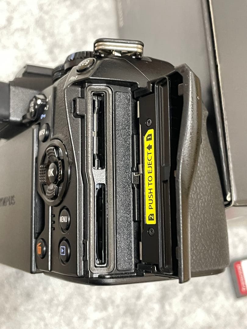 OLYMPUS OM-D E-M1 Mark I 本体