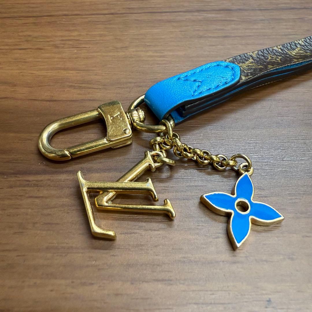 ルイヴィトンの携帯ストラップ