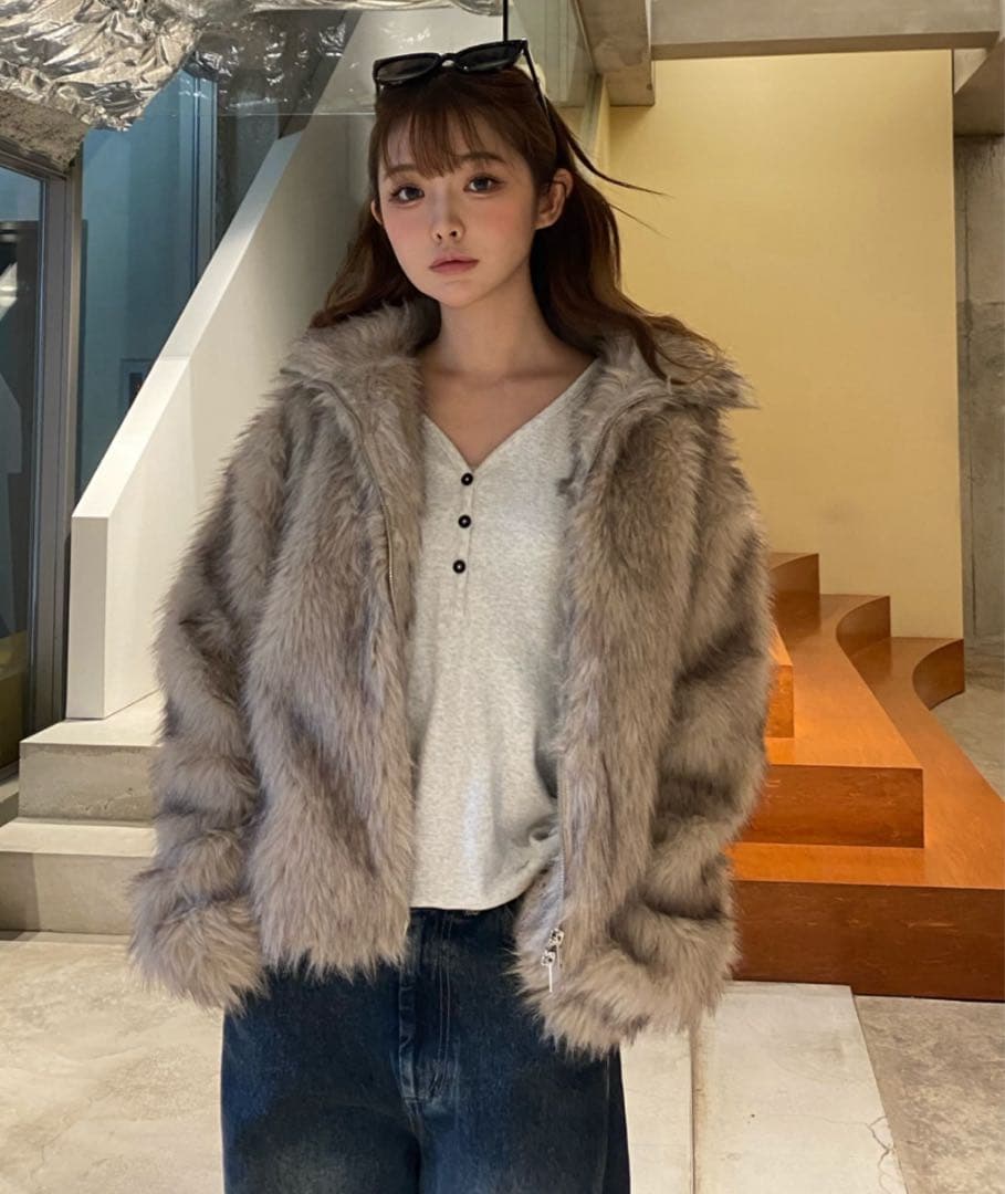 PAY CASSIN アイボリー フード付きファージャケット