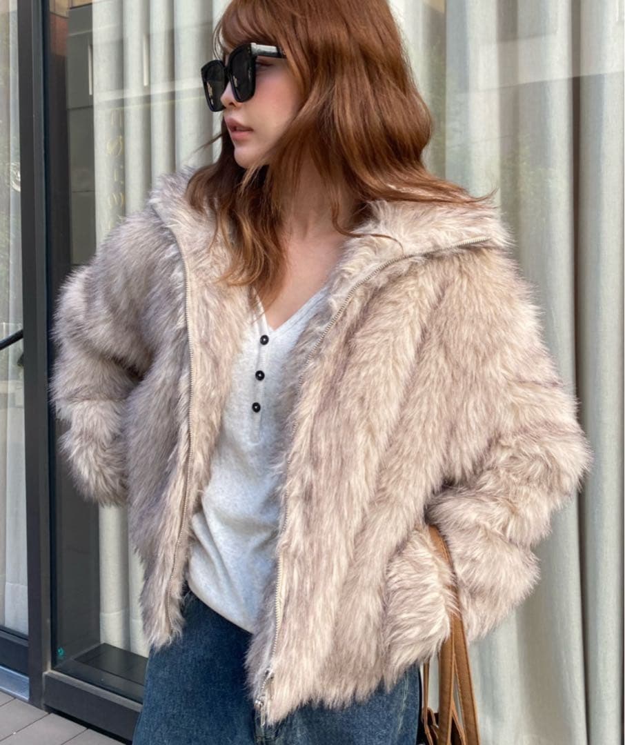 PAY CASSIN アイボリー フード付きファージャケット