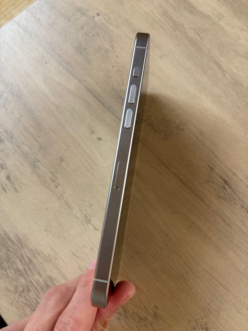 【極美品】iPhone15 ProMax 256GB ホワイト バッテ