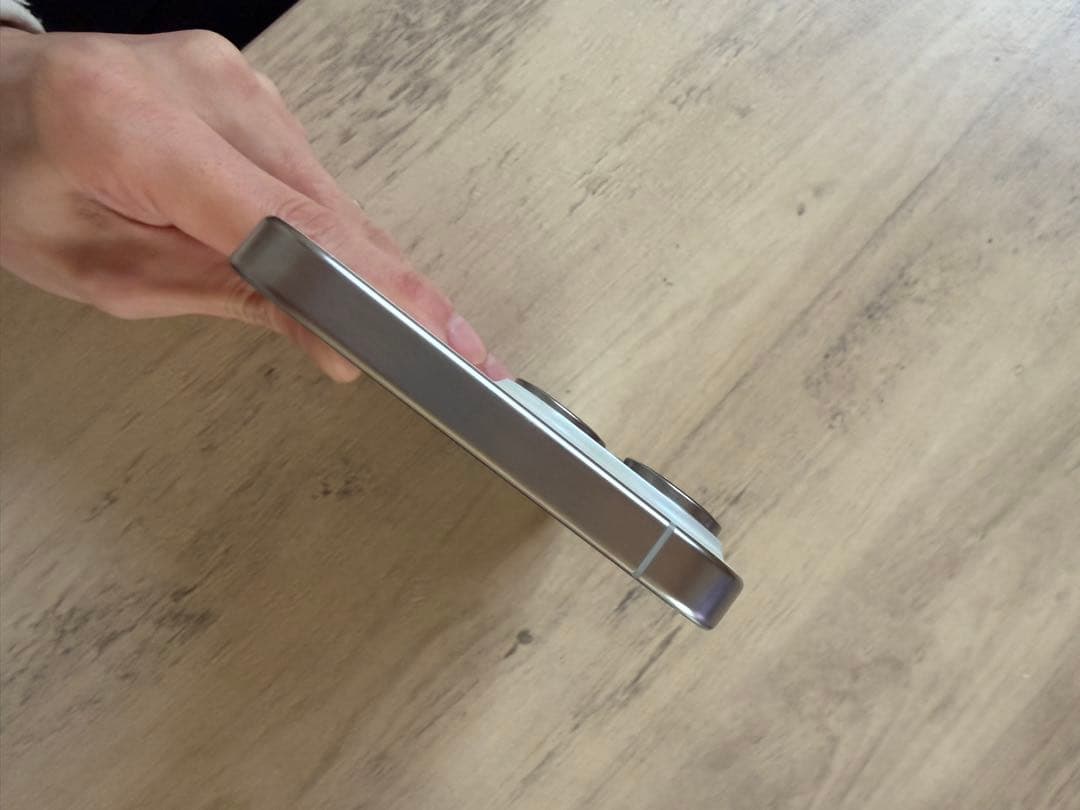 【極美品】iPhone15 ProMax 256GB ホワイト バッテ