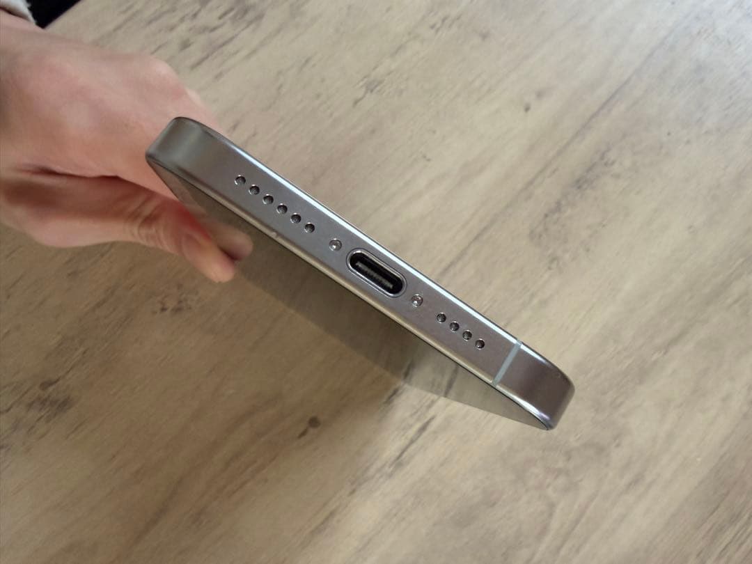 【極美品】iPhone15 ProMax 256GB ホワイト バッテ