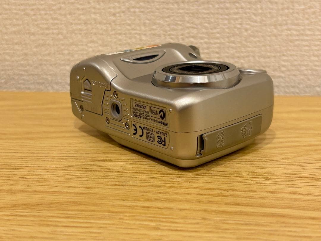デジタルカメラ Nikon COOLPIX 3100