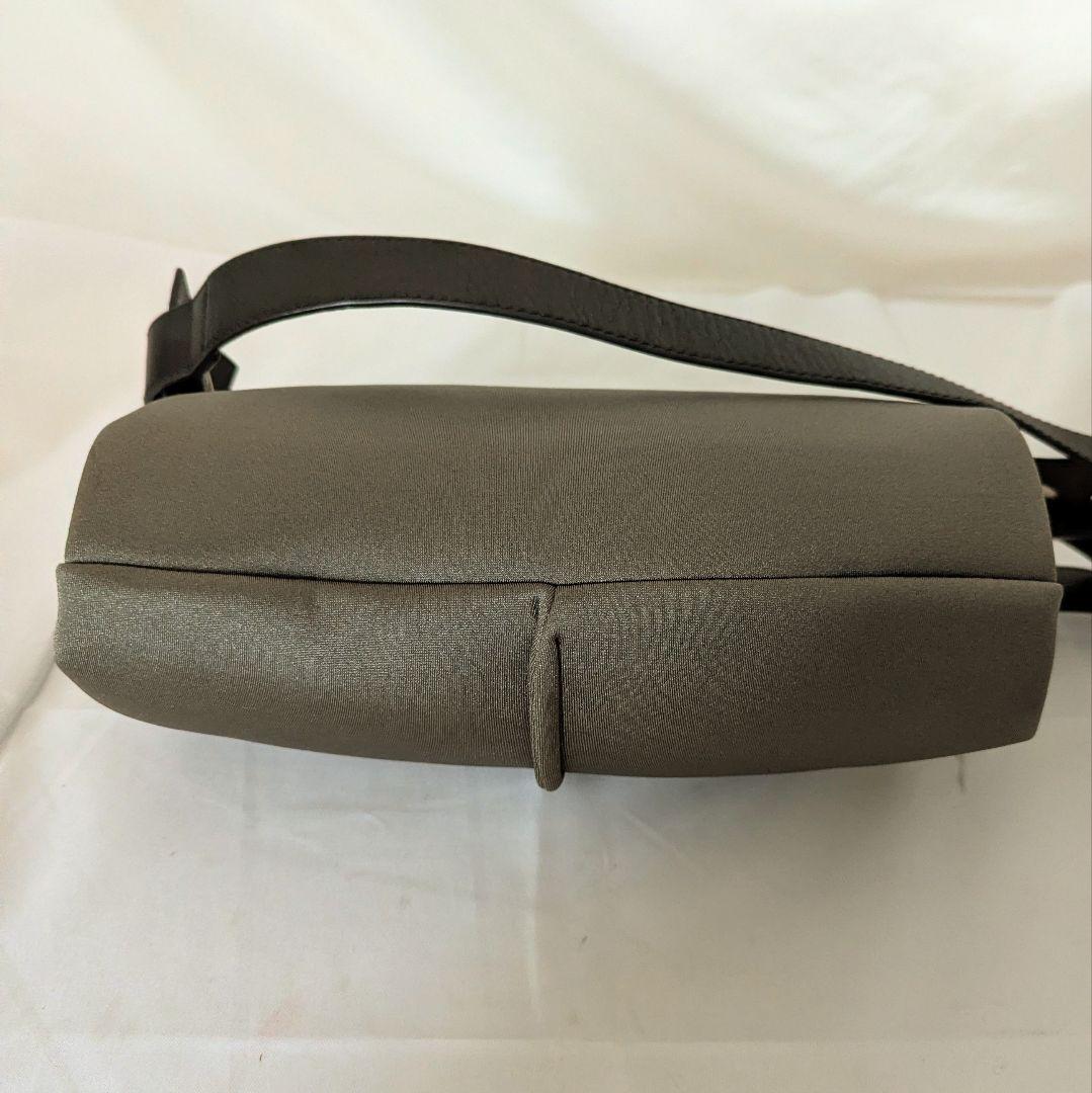 kawakawa hatome ボディバッグ 斜め掛け クロスボディ カーキ