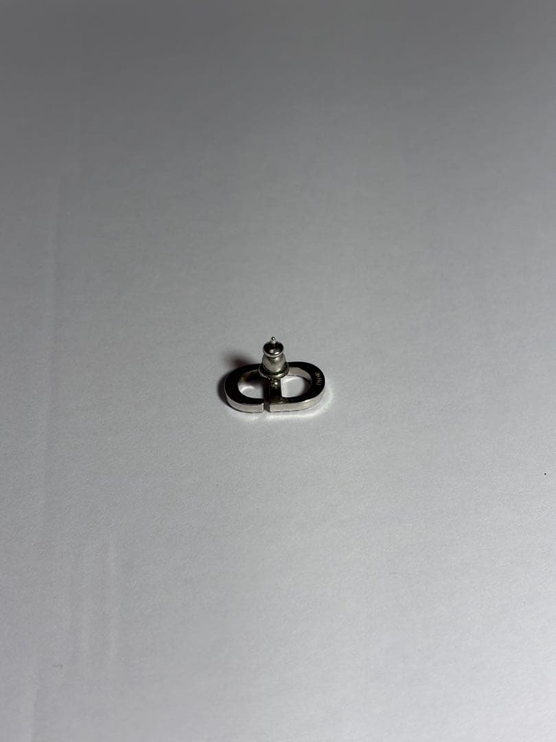 Dior ピアス　ディオール　スタッドピアス