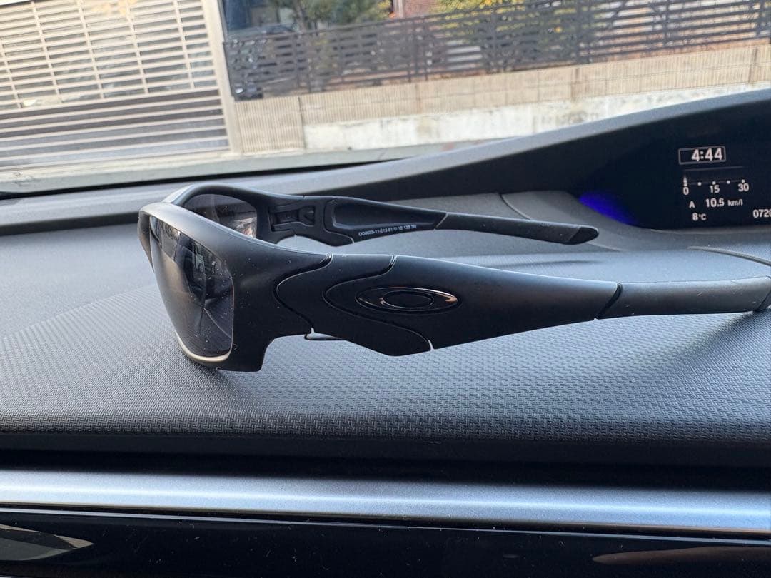 モンチッチ　新品未使用　oakley straight jacket