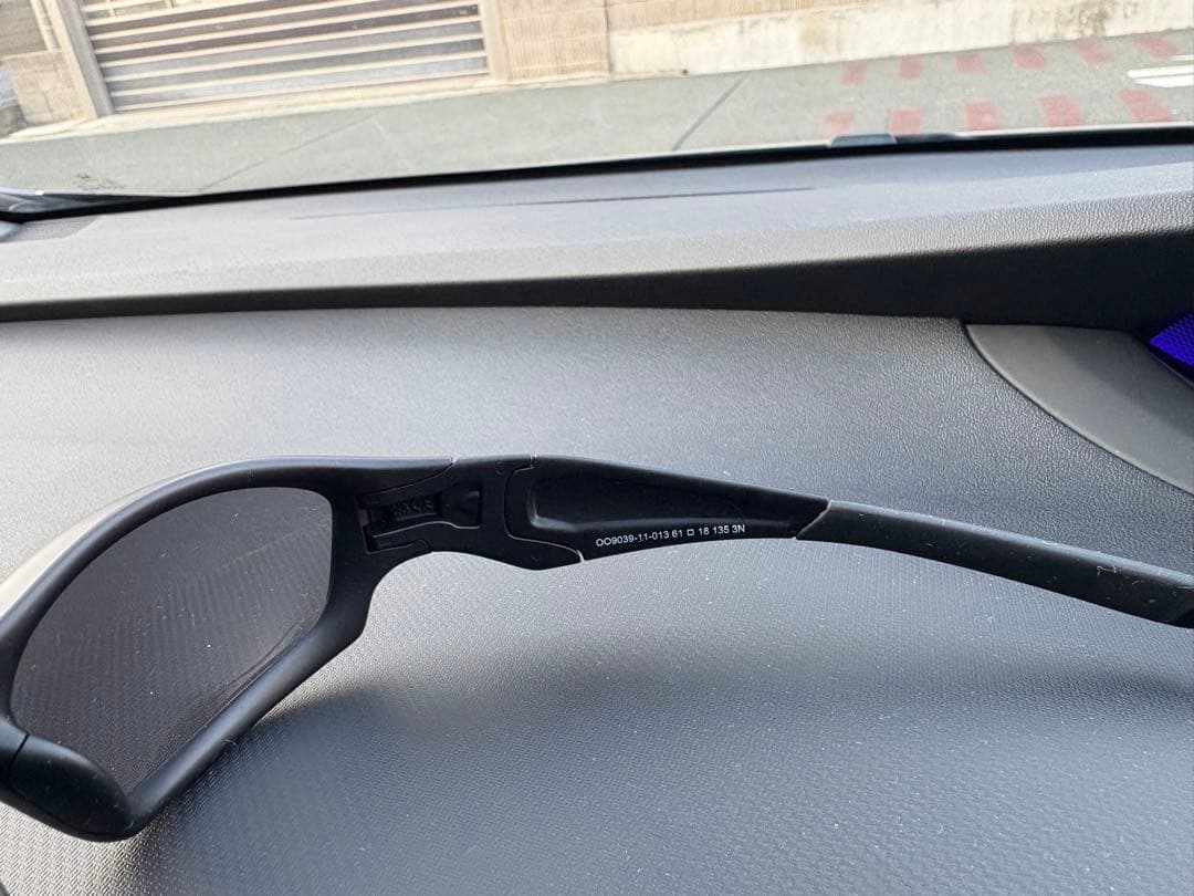 モンチッチ　新品未使用　oakley straight jacket