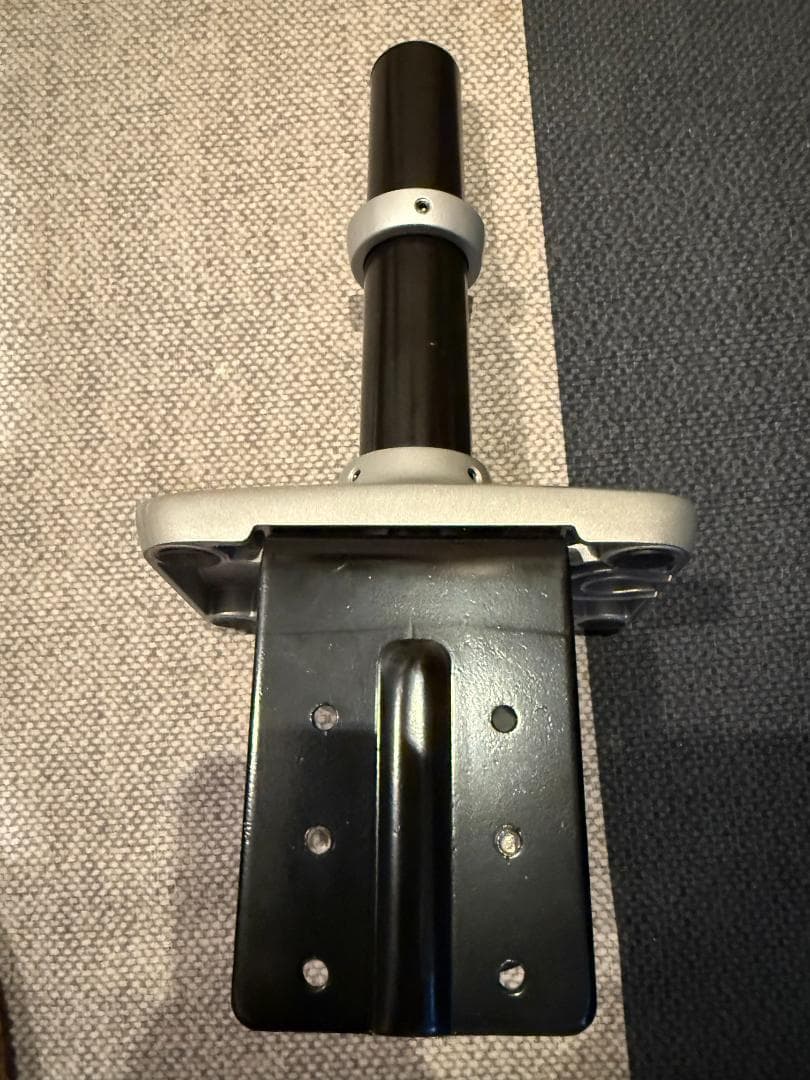 Amazonベーシック モニターアーム ディスプレイタイプ 32インチシルバー