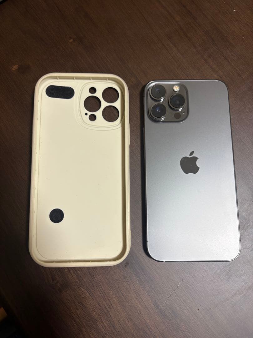 スマートフォン本体 iPhone13pro max 512GBケース付き