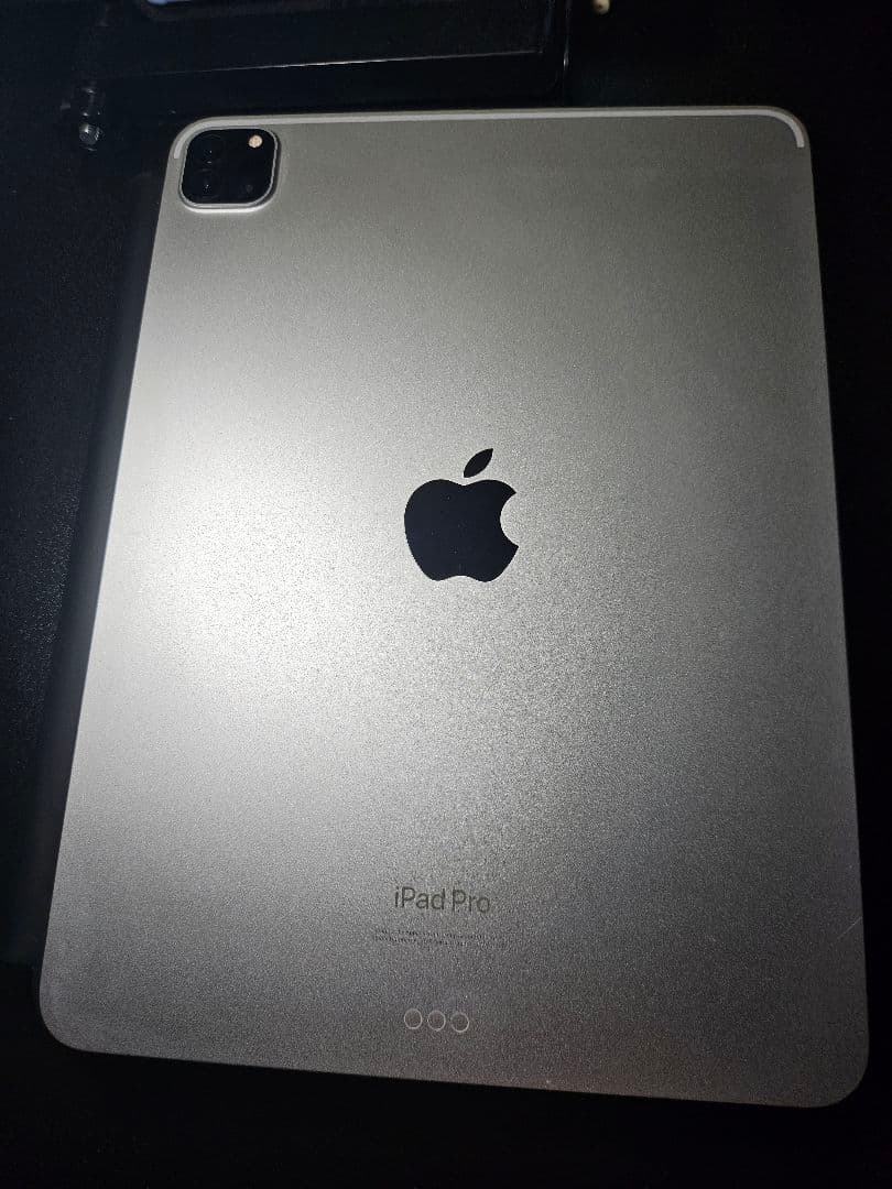 iPad Pro 11インチ128G 第4世代　wi-fi　キーボードケース付