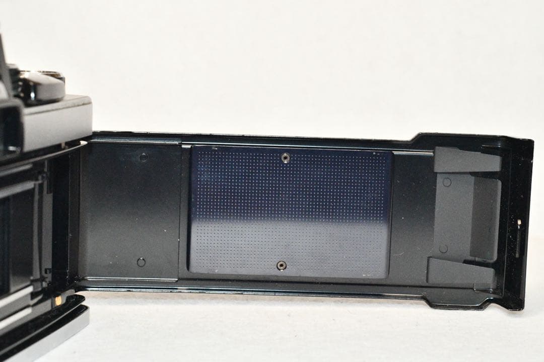 《動作品》OLYMPUS OM-2n+標準レンズ付フィルムカメラ a427