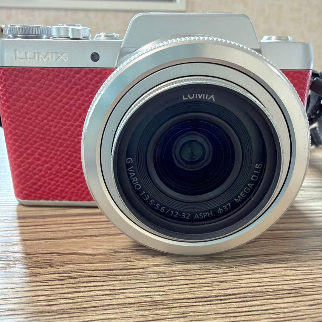 LUMIX G DMC-GF7W ダブルズームレンズキット　ミラーレス一眼