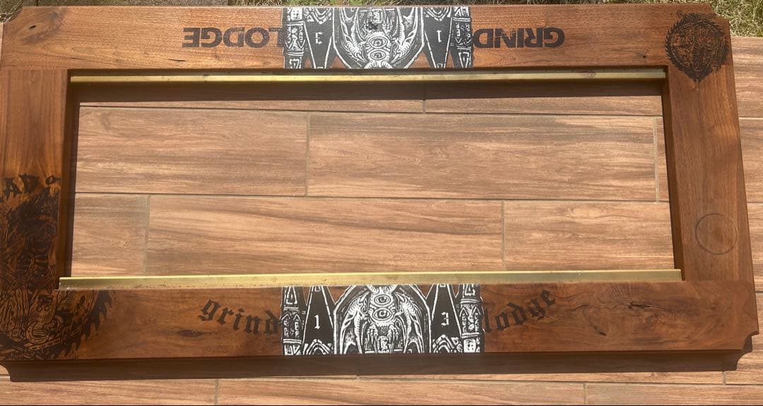 ま*ん様 オールドマウンテン×NORAs フレーム リムジン生刷り入り