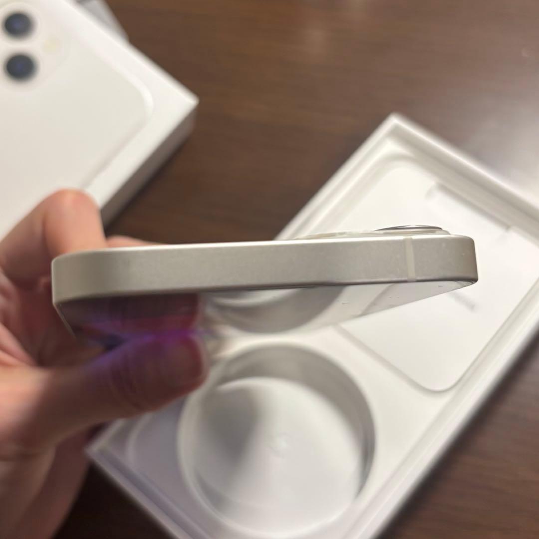 【美品】Apple iPhone 13 ホワイト スターライト 本体