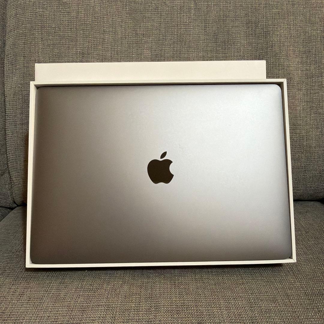 MacBook Air スペースグレー 本体　第8世代