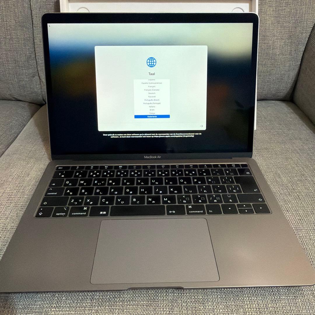 MacBook Air スペースグレー 本体　第8世代