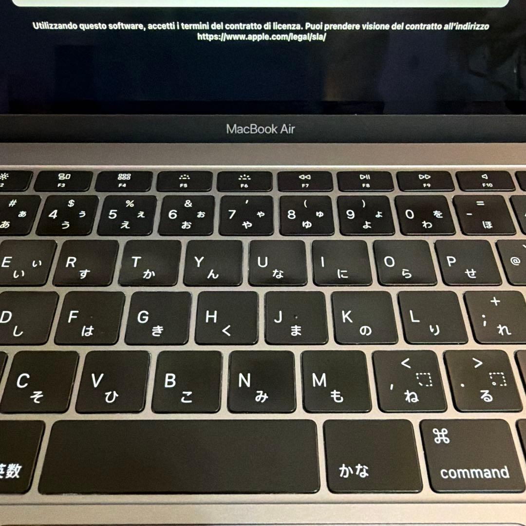 MacBook Air スペースグレー 本体　第8世代