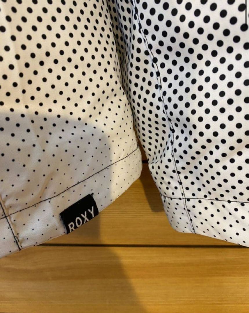 美品！　ロキシー　スノーウェア　レディース　Mサイズ ブラック　ジャケット