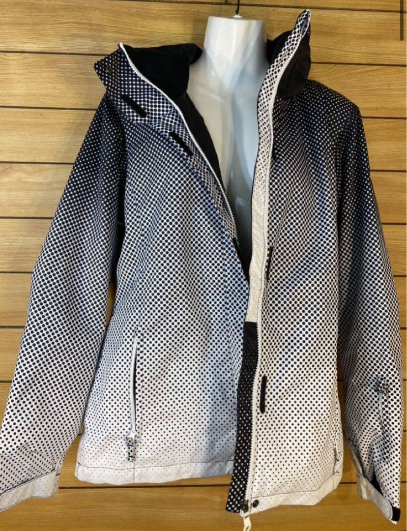 美品！　ロキシー　スノーウェア　レディース　Mサイズ ブラック　ジャケット