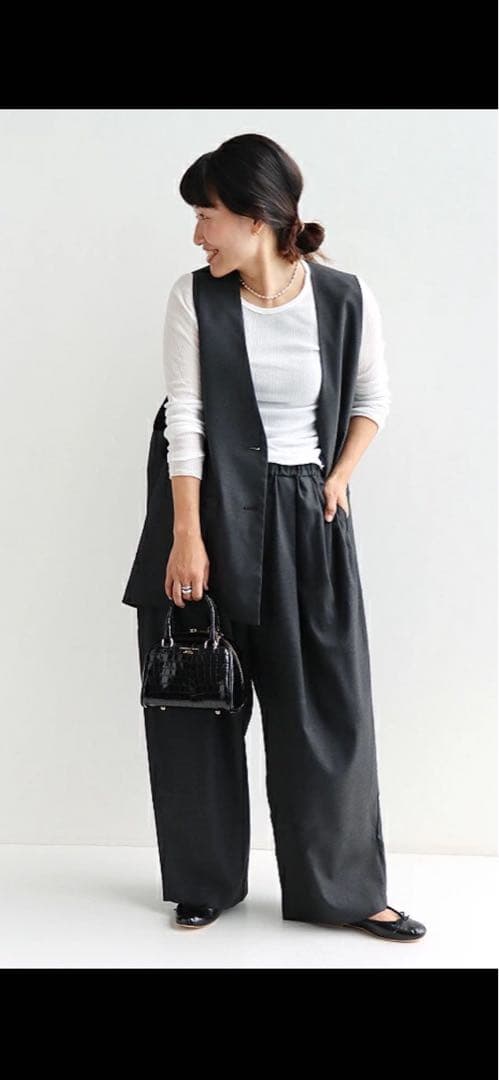 mizuiro ind ディープVネックベスト　ブラック