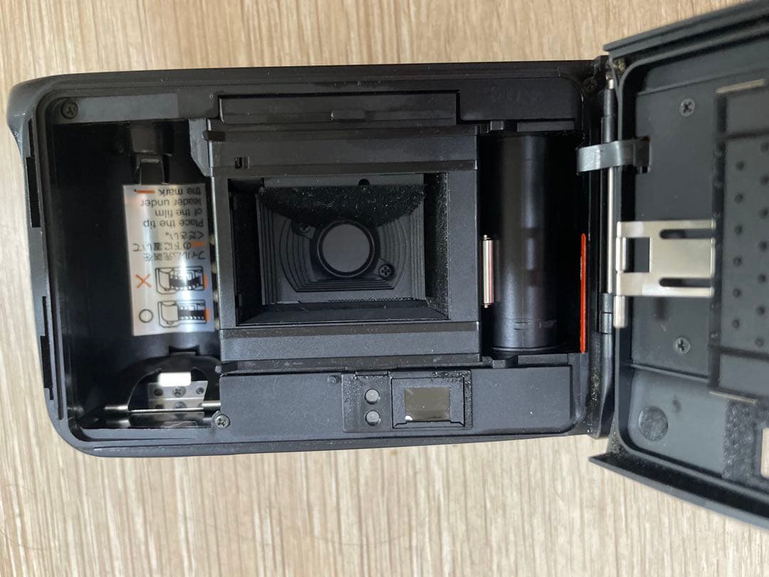 キョウセラ　KYOCERA Slim T コンパクトフィルムカメラ　ジャンク品