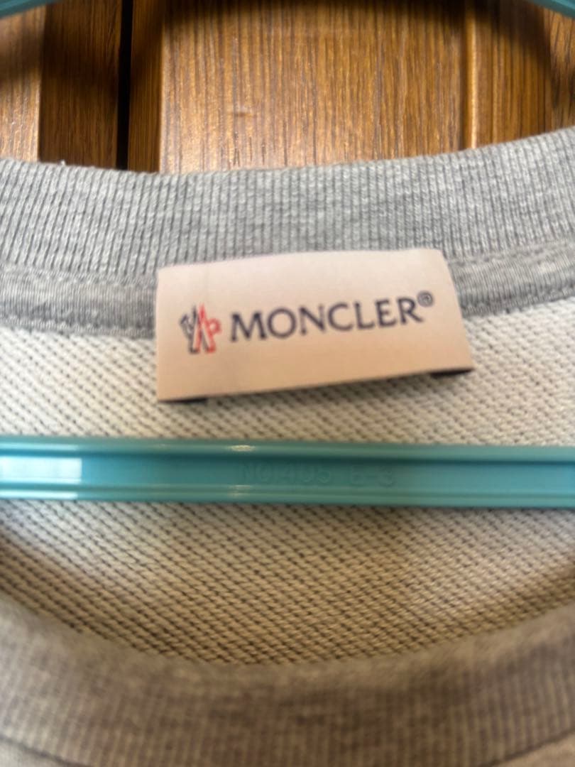 美品 MONCLER 雪山 スウェット サイズXL トリコロール 希少 袖ロゴ