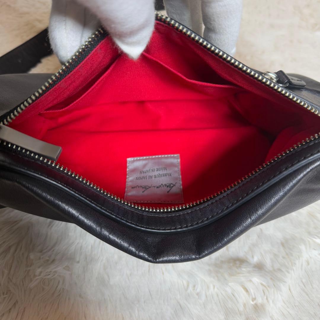 美品　kawa-kawa カワカワ　レザー　ボディバッグ　斜めがけ　肩掛け　金具