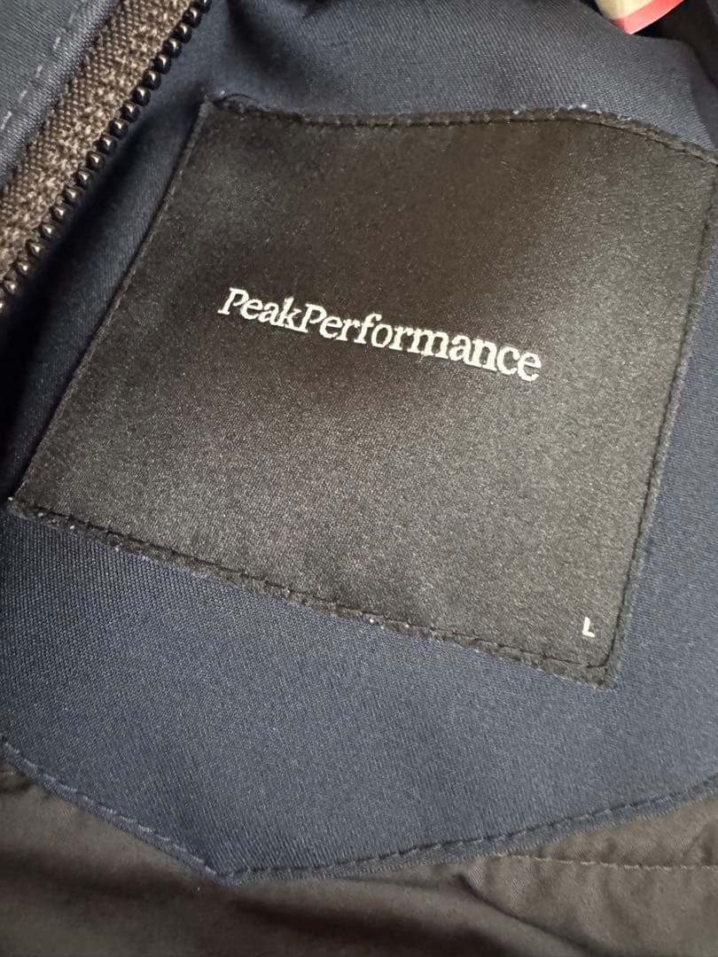 ピークパフォーマンス マルーンジャケット 中綿入り
