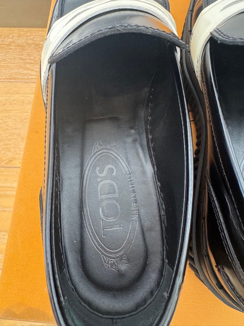 Tod's トッズ 合成皮革ローファー 黒/白 36.5 レディース
