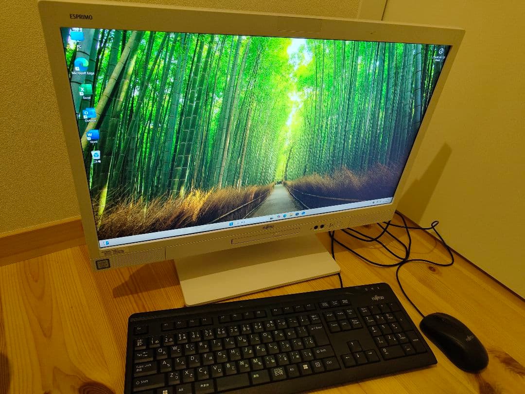 ダ*グ様 富士通　ESPRIMO 　一体型　メモリ8GB Corei3 Wind