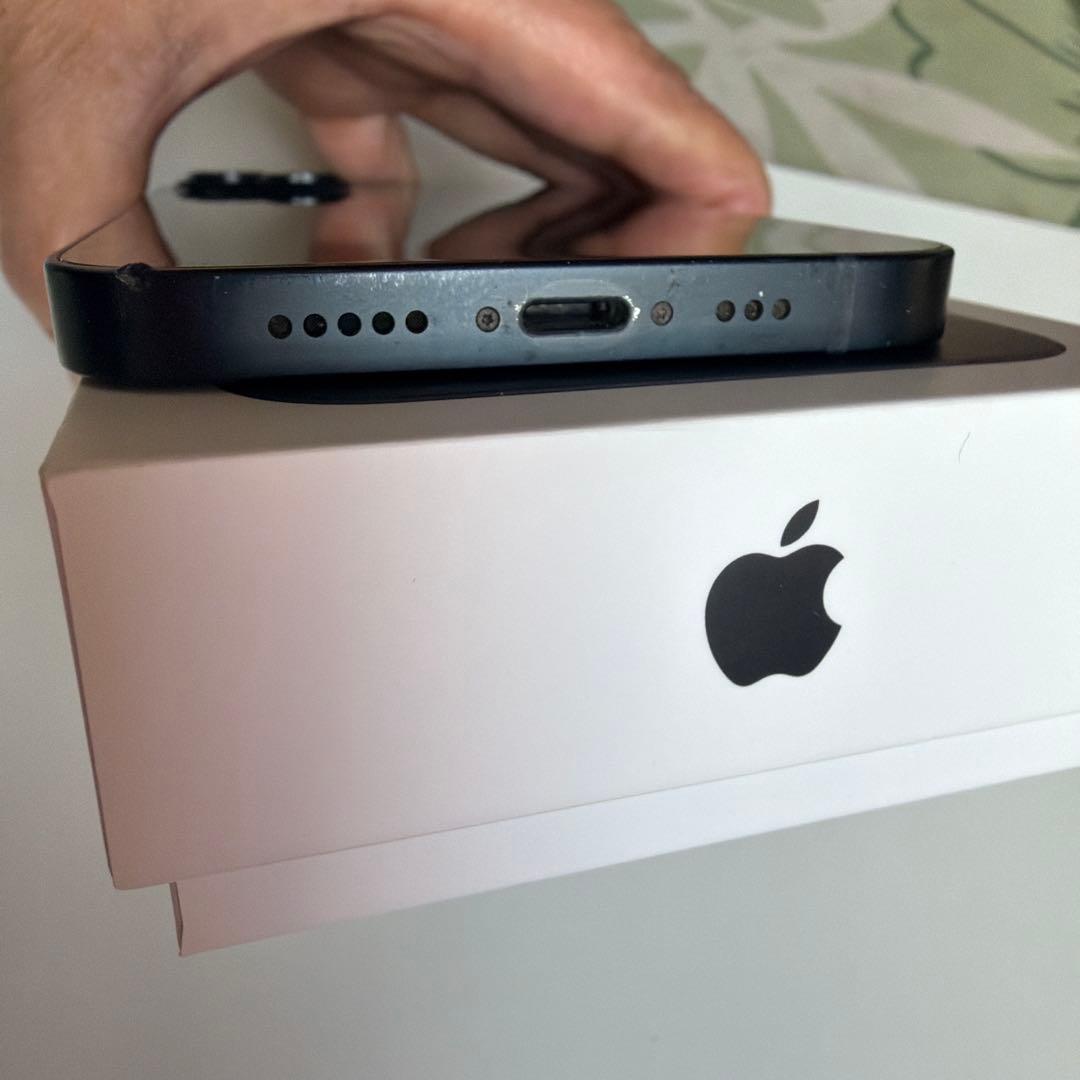 iPhone 13 本体128GB ミッドナイトsimフリーガラスフィルム2枚付