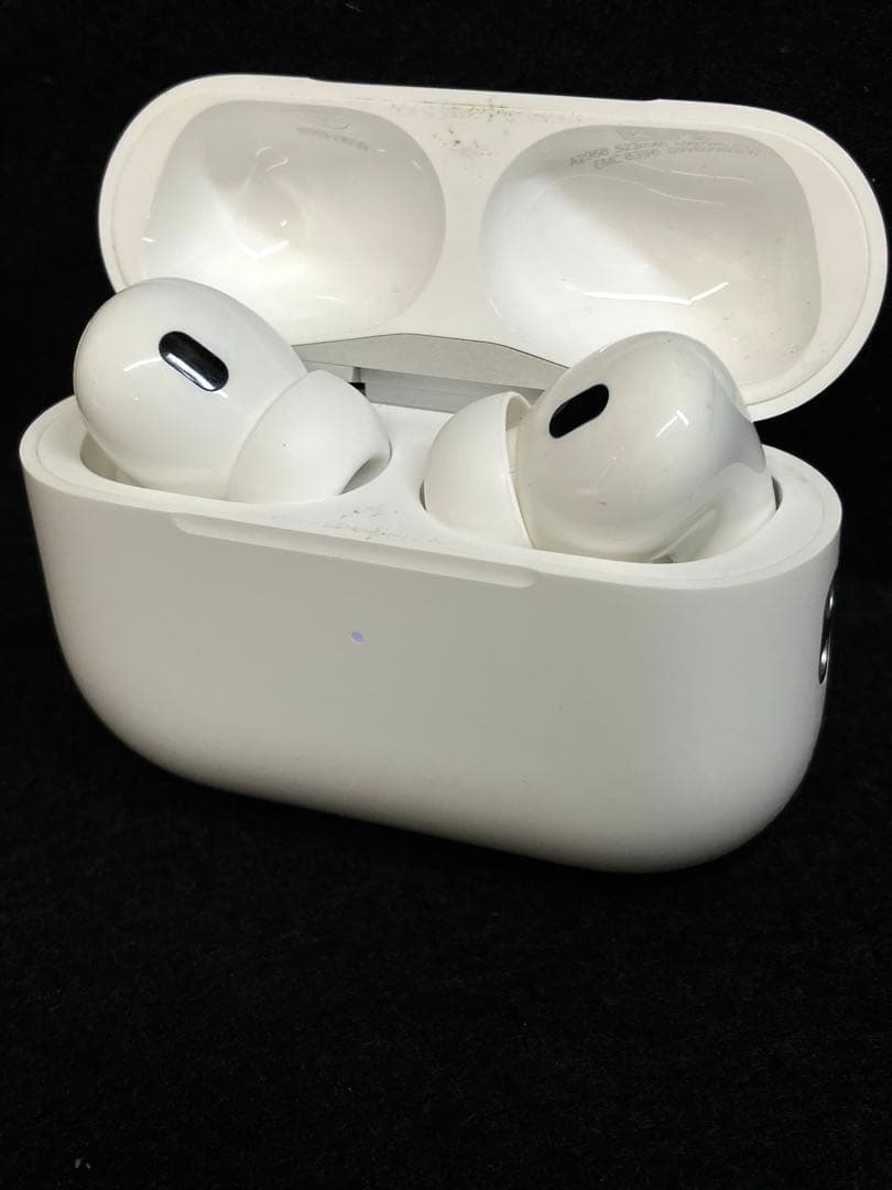 AirPods Pro（第2世代 後期/USB-C Type-C） ケース付き