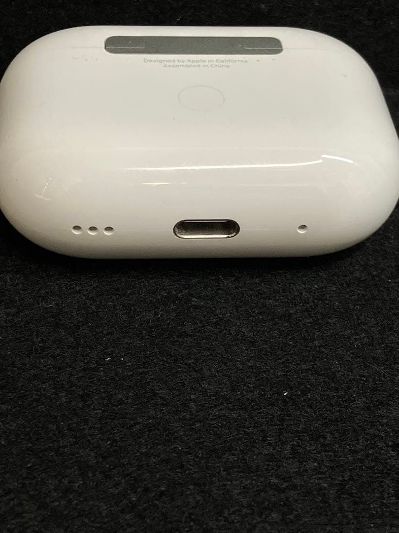 AirPods Pro（第2世代 後期/USB-C Type-C） ケース付き