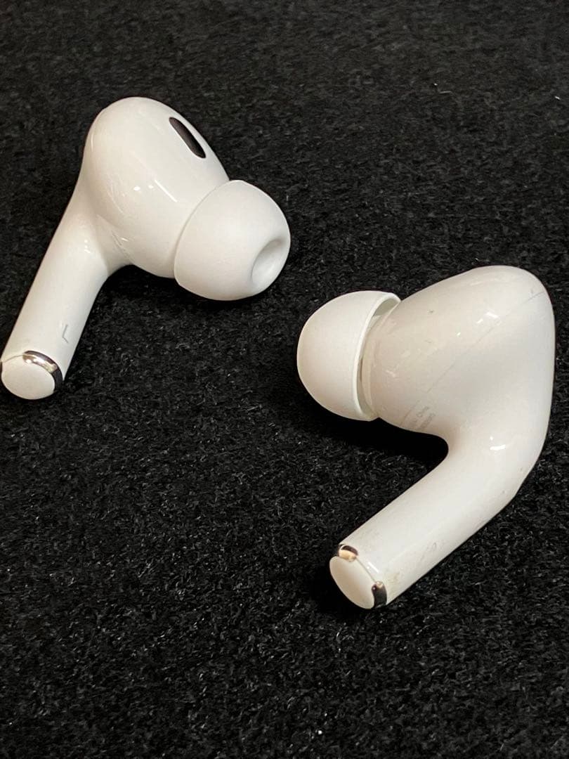 AirPods Pro（第2世代 後期/USB-C Type-C） ケース付き