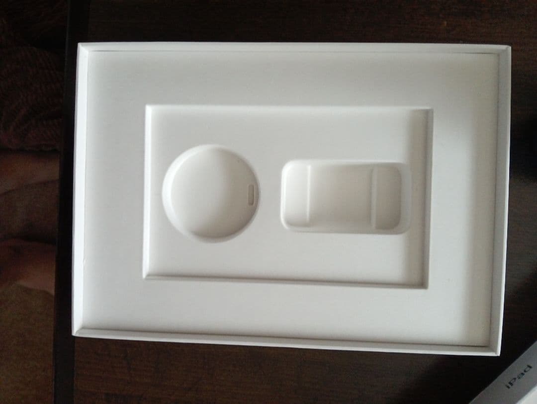 美品　iPad (第8世代)32GB シルバー 本体