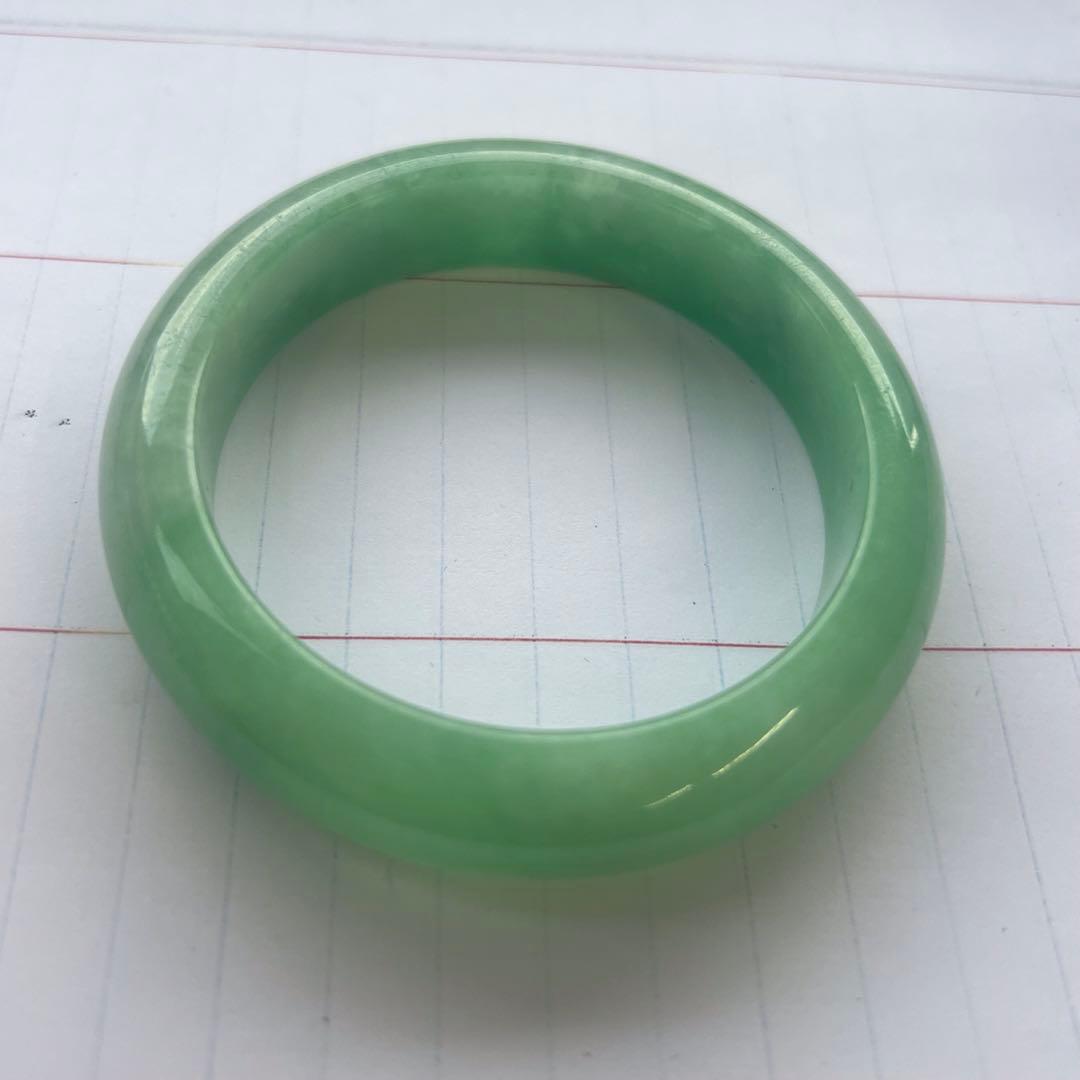 翡翠バングル　緑色　鑑定書