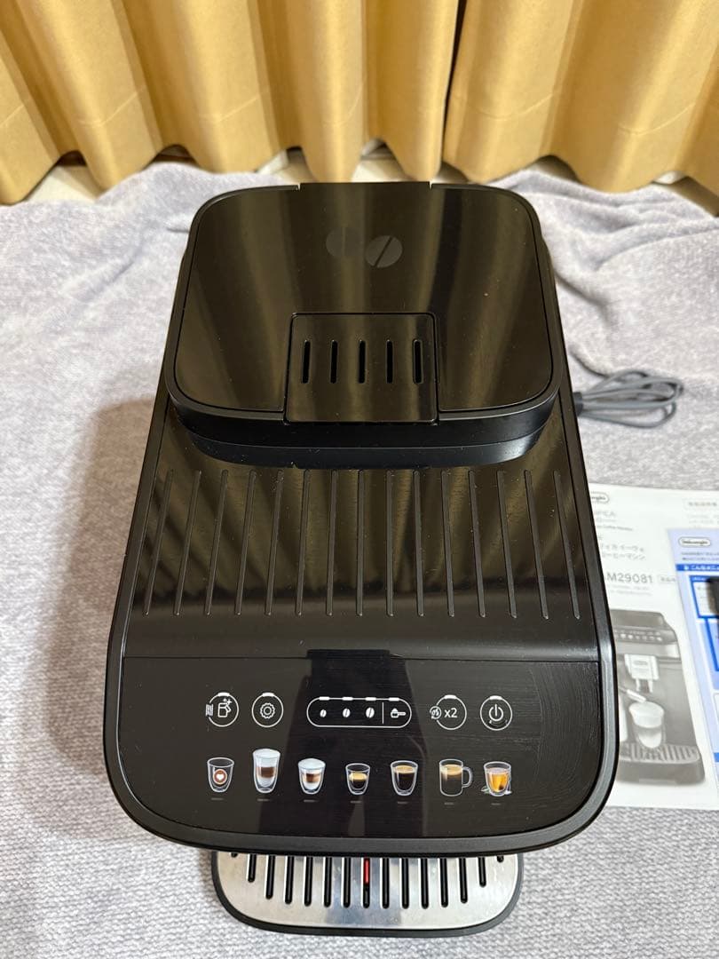 デロンギ　全自動コーヒーマシン　マグニフィカ イーヴォ　ECAM29081TB