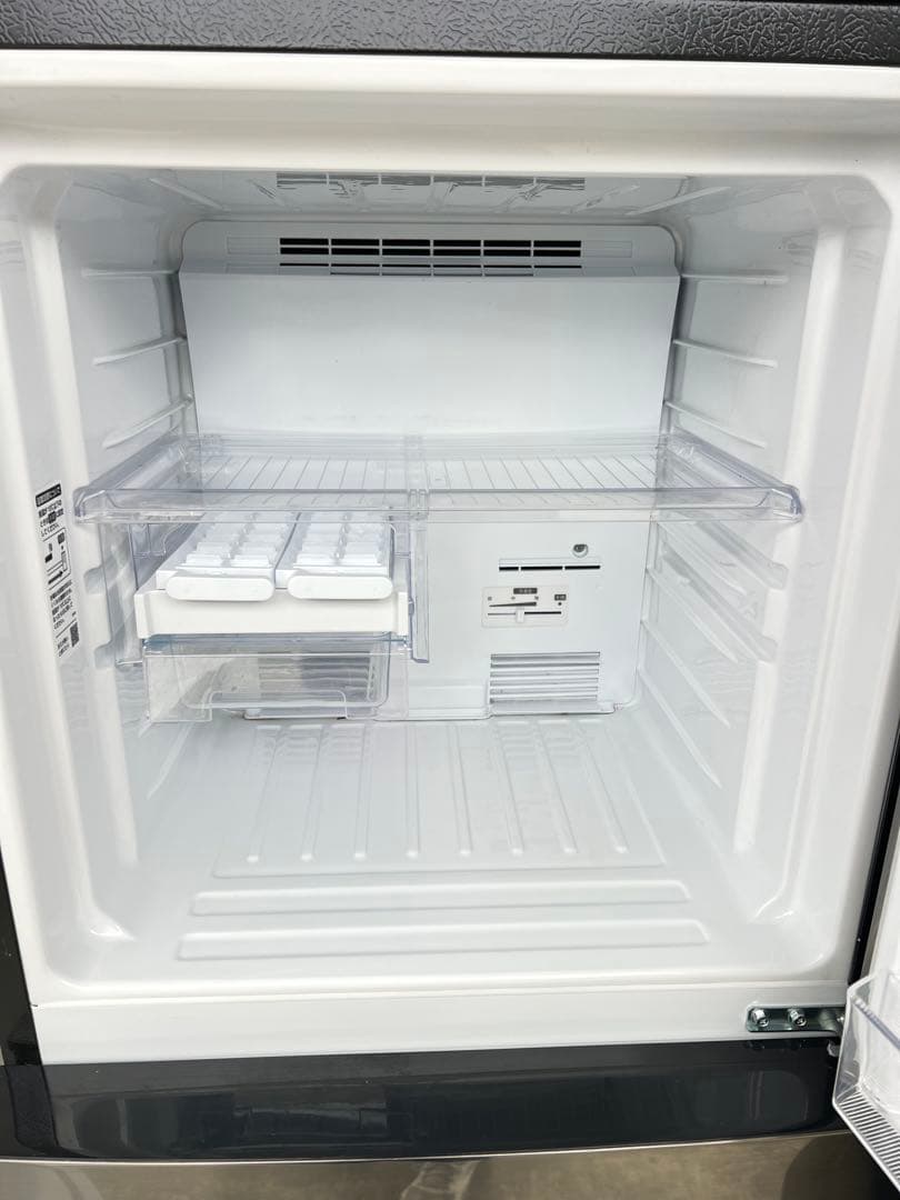 シャープノンフロン冷凍冷蔵庫 SJ-D23D-S 2018年