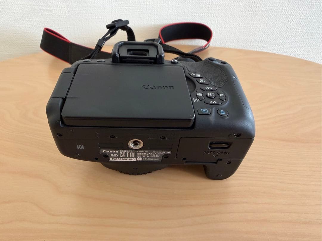 Canon EOS Kiss X8i キャノン デジタル一眼レフカメラ キット