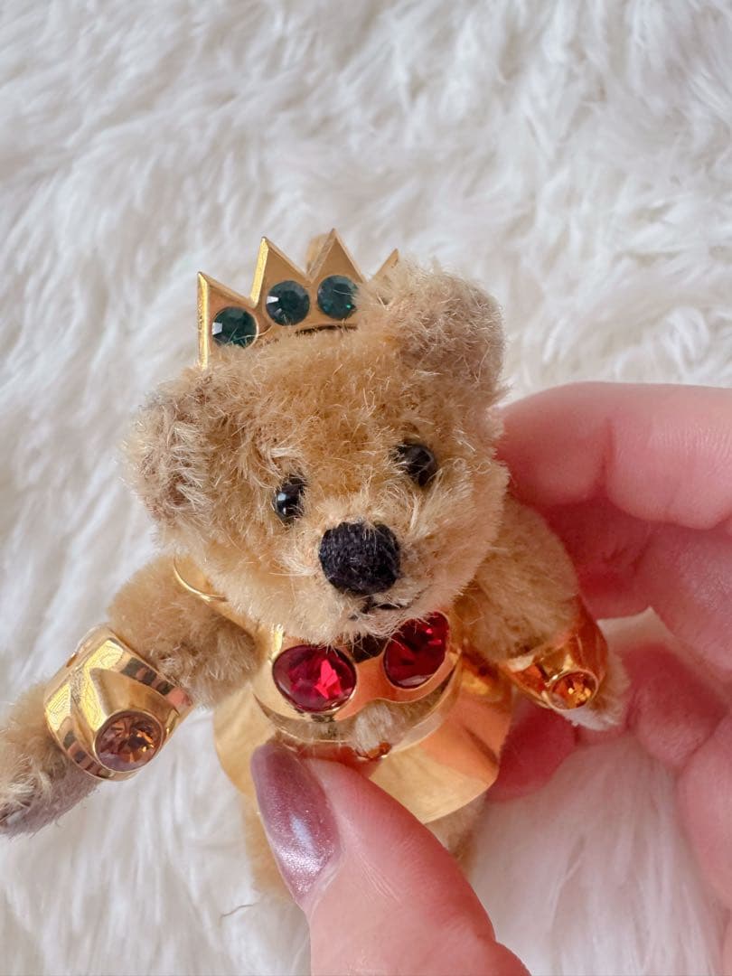 PRADA クマ型チャーム ゴールド装飾