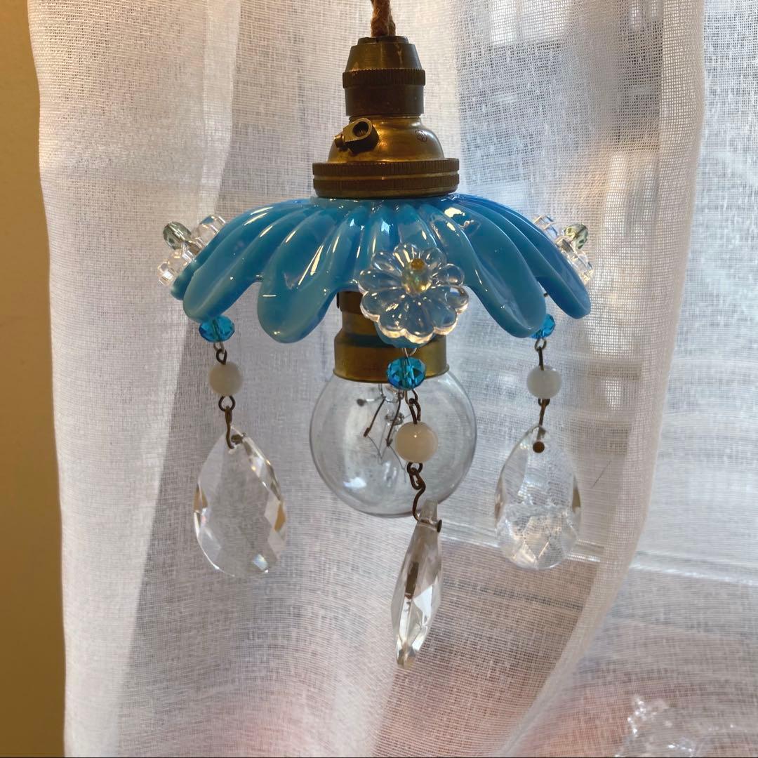 ミニシャンデリア　１９世紀　フランス　オパールセント　アンティーク　超ミニ