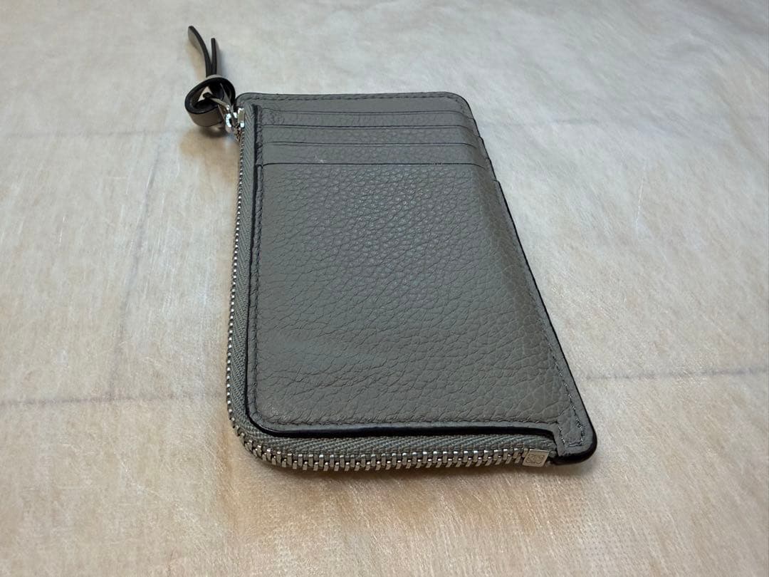 LOEWE カードホルダー　パールグレー／ライトペールグリーン