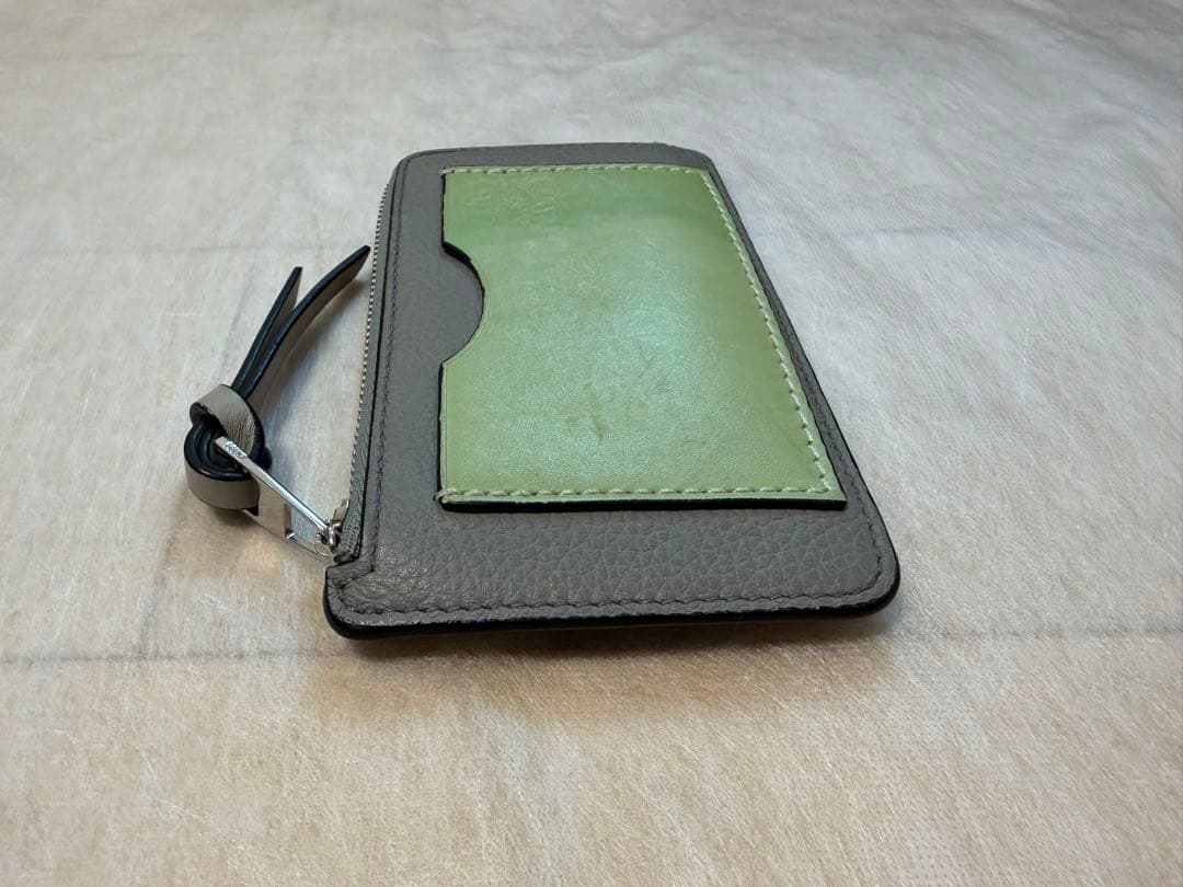 LOEWE カードホルダー　パールグレー／ライトペールグリーン