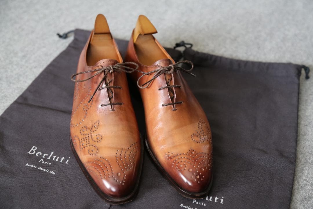 Berlutiメダリオン レースアップシューズ ブラウン ドレスシューズ