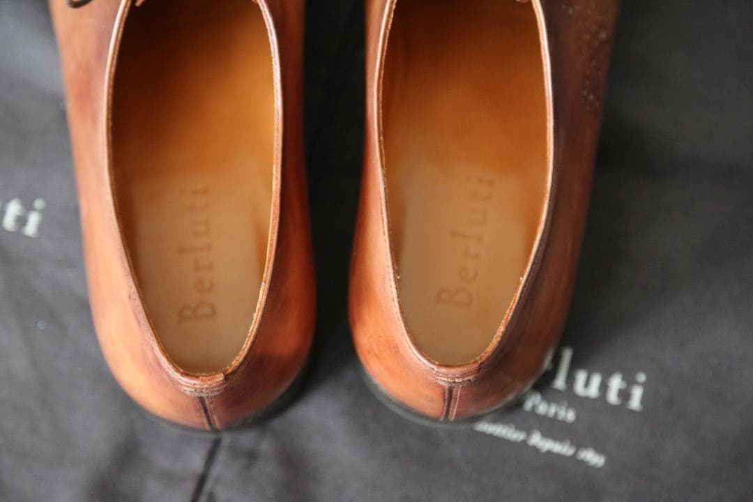 Berlutiメダリオン レースアップシューズ ブラウン ドレスシューズ