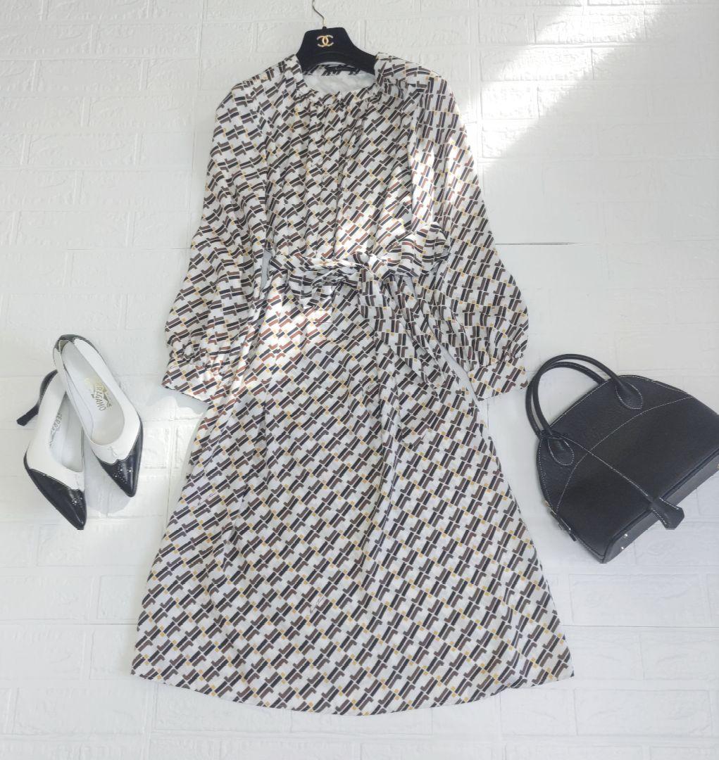 専用✨美品✨Aquascutum　アクアスキュータム　アブストラクトプリント