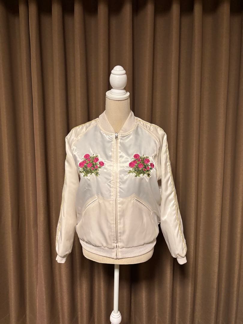 ビームス クチュール×ルル メリー花＆スワン刺繍入りスカジャン