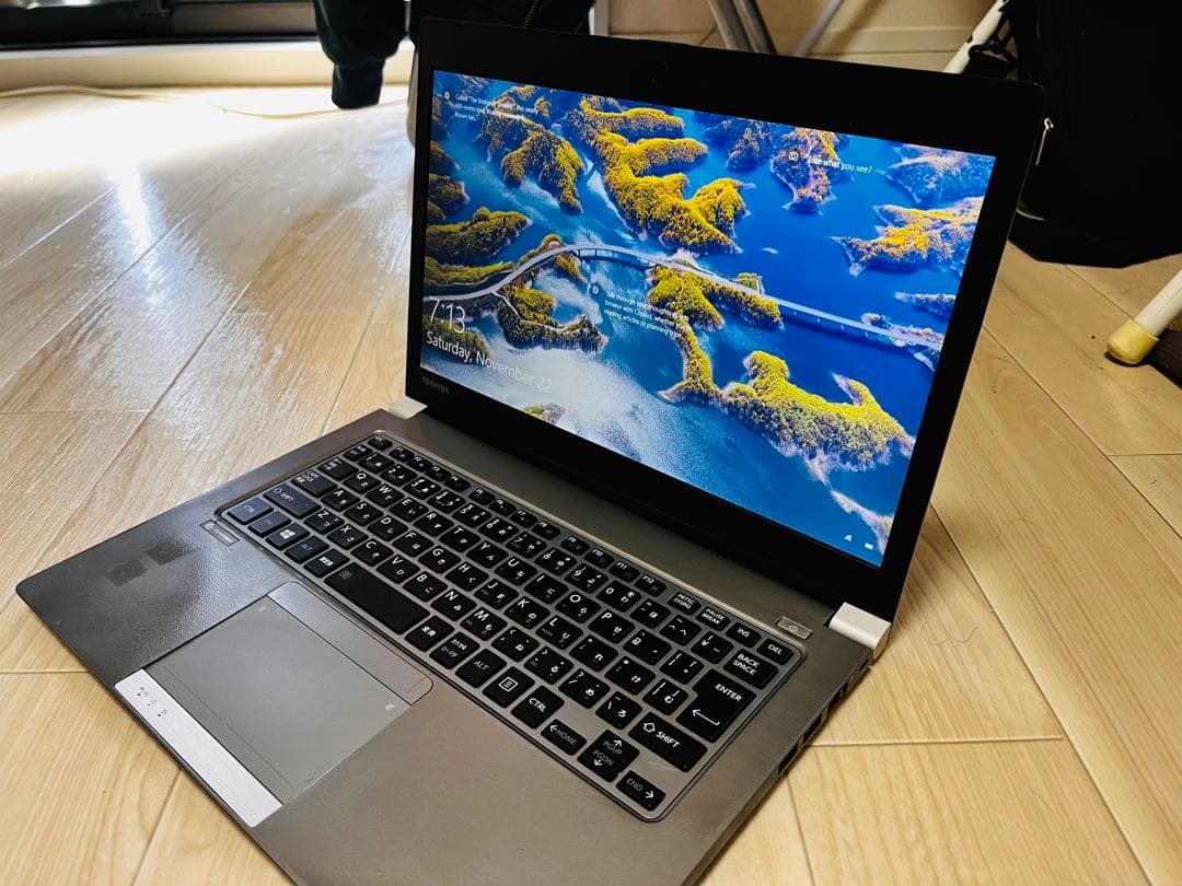 Windowsノート本体 TOSHIBA Dynabook R63/B i7-6500U