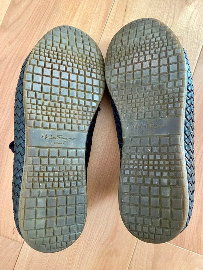 Salvatore Ferragamo ブラックメッシュレースアップシューズ